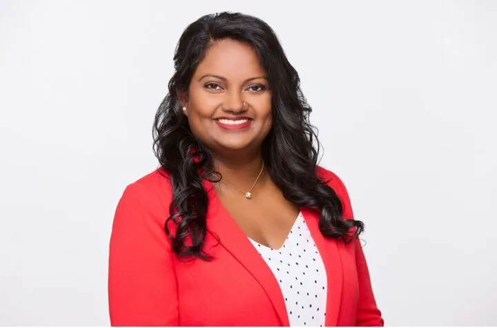 Claudia Louis, Sales Representative